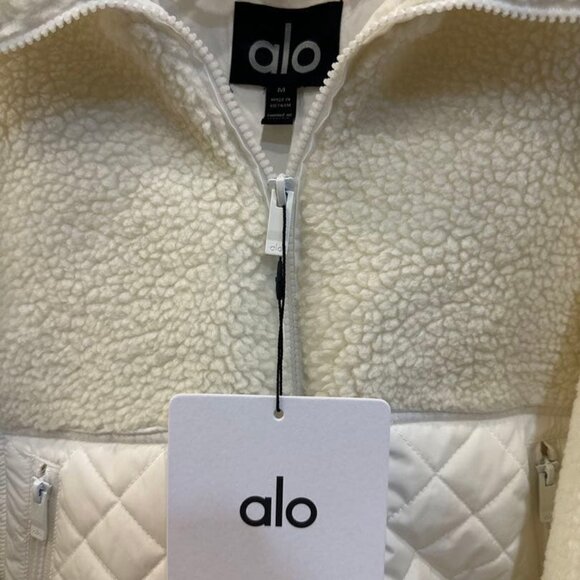 Alo Yoga Sherpa Edge Bomber Color White - Picture 4 of 11